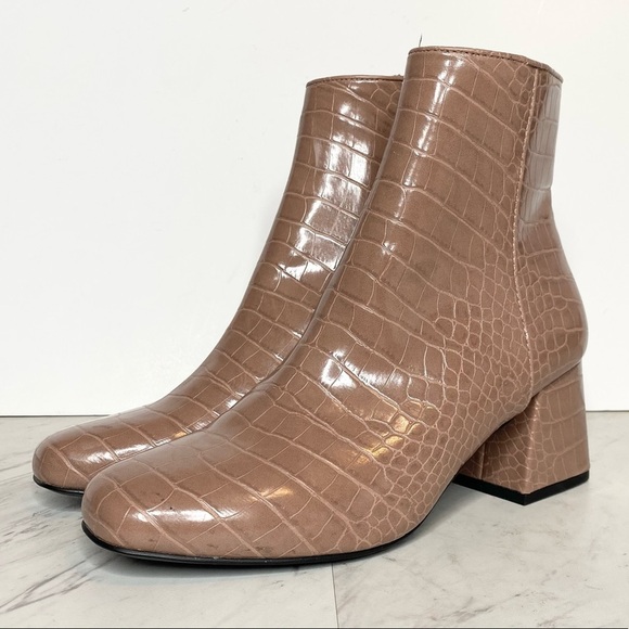 New! Steve Madden Darma Pink Croc Faux Leather Bootie 8.5M - Picture 1 of 14